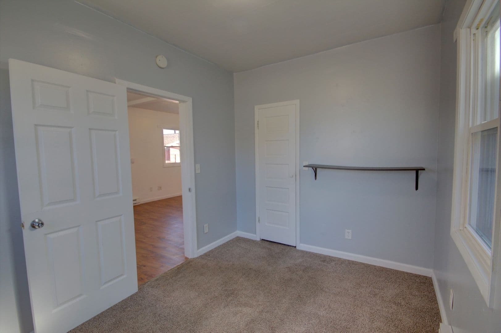 Silvis Apartment: 123 3rd St