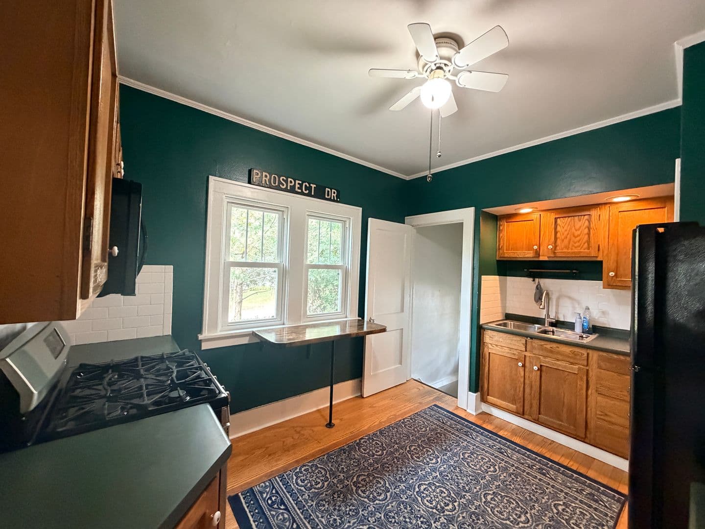 Moline House: 1565 34th Ave