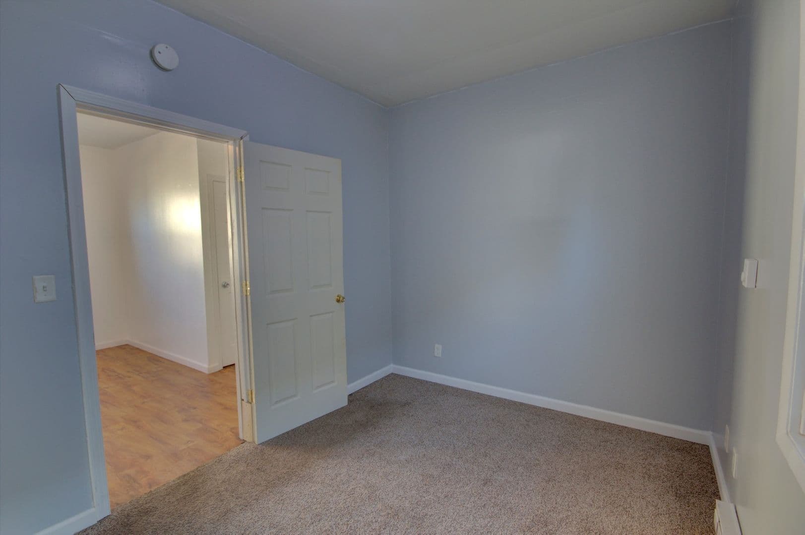 Silvis Apartment: 123 3rd St