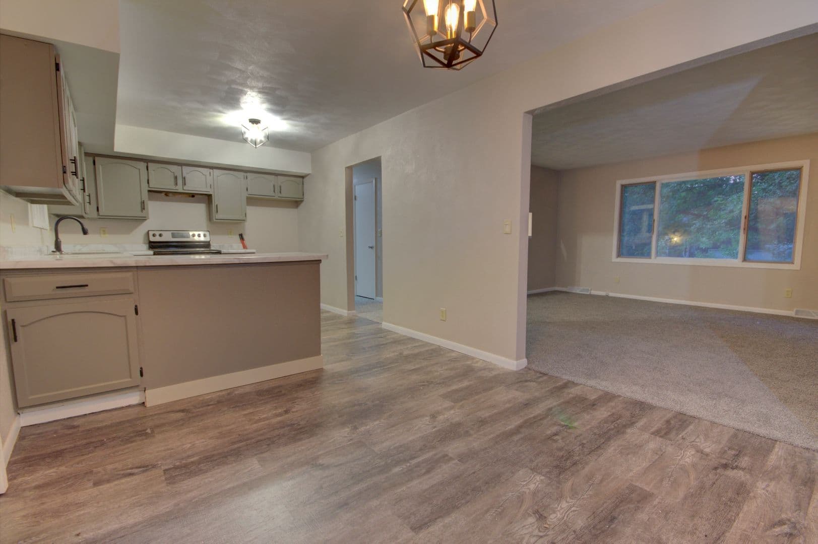 Orion House: 53 Sunny Hill Dr