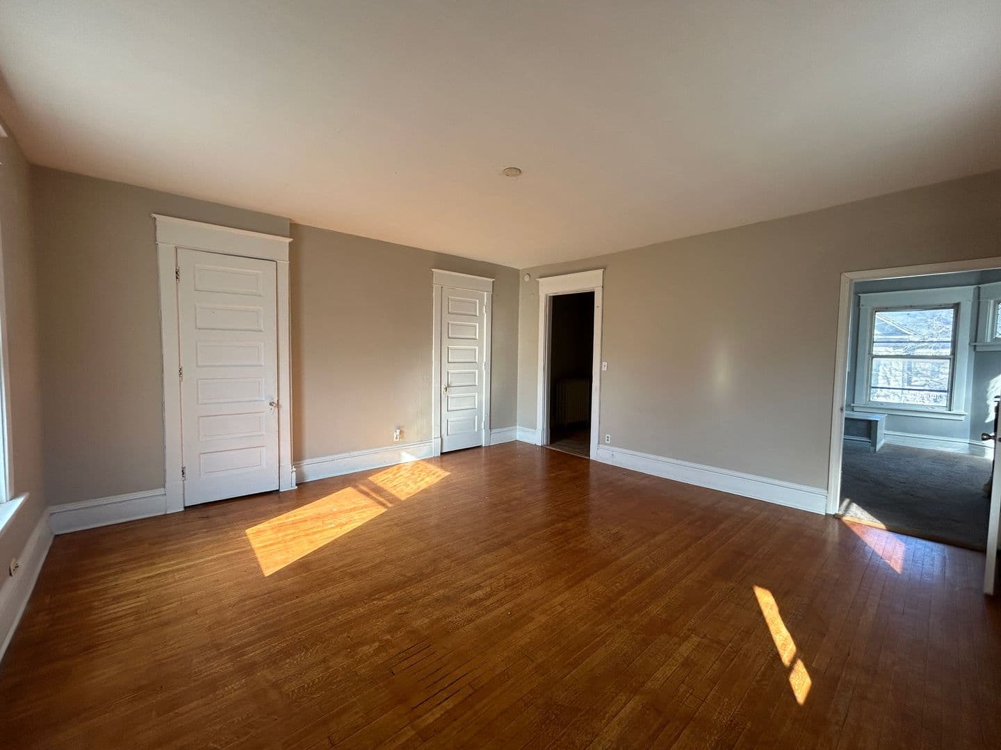 Rock Island Apartment: 914 23rd Street