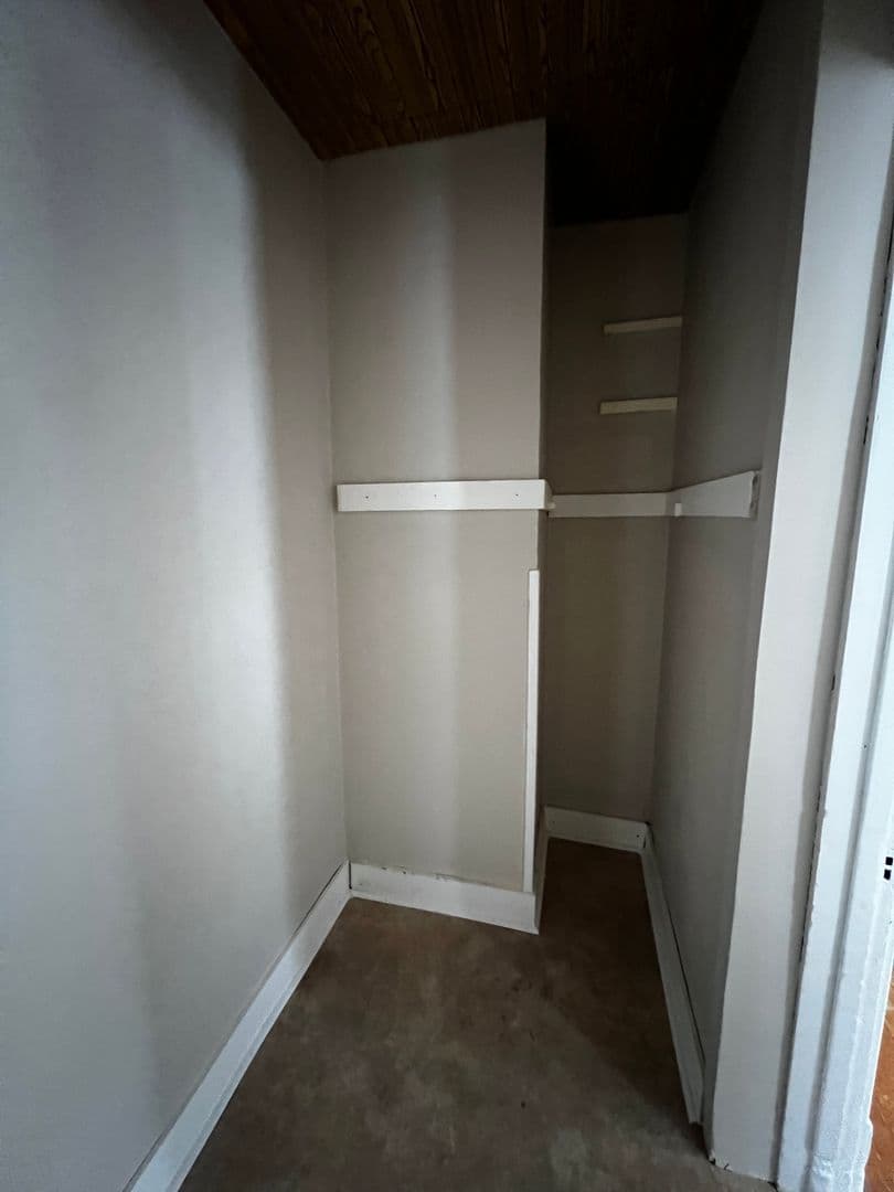 Rock Island Apartment: 914 23rd Street