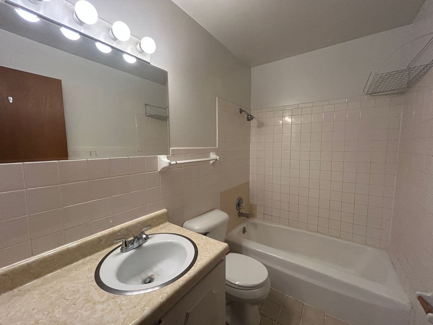 Moline Apartment: 3532 60th Street