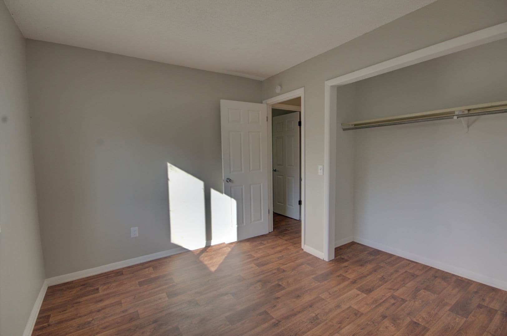 Hillsdale Apartment: 306 Larson Ct