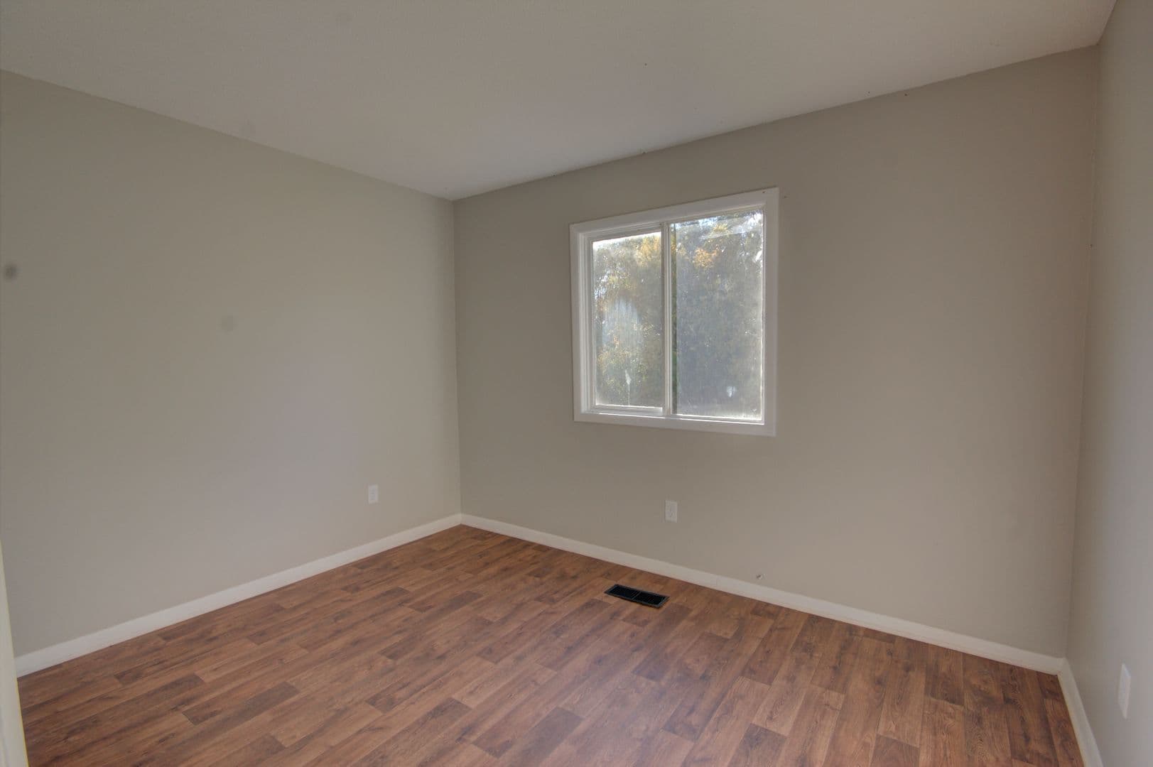 Hillsdale Apartment: 306 Larson Ct