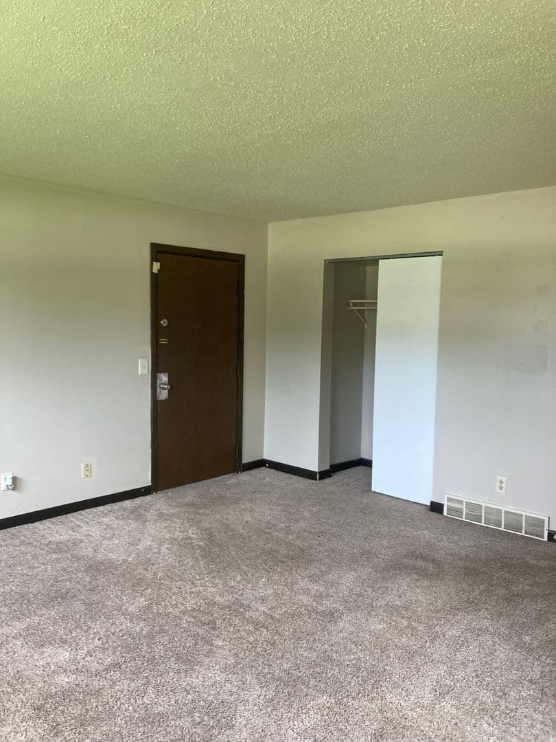 Davenport Apartment: 604 W 63rd Street