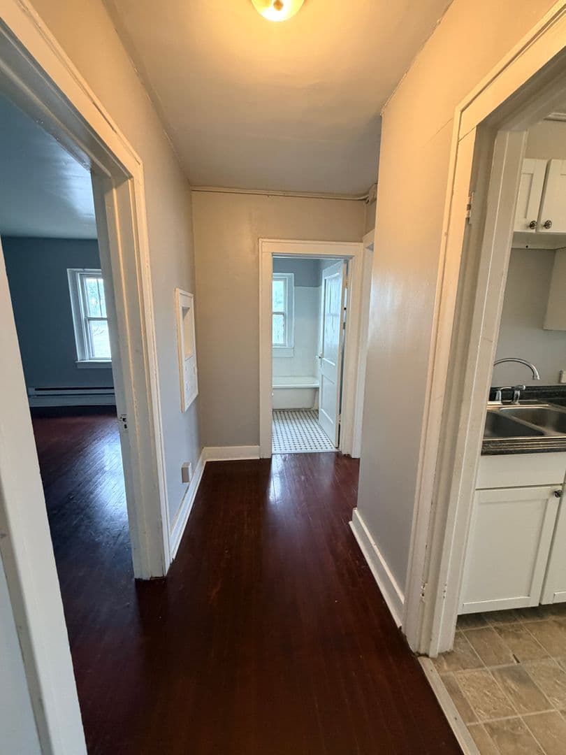 Rock Island Apartment: 2930 5th Ave