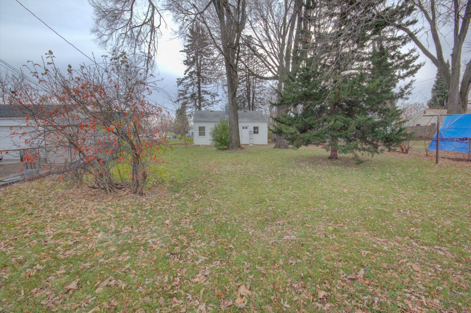 Davenport House: 3856 Johnson Ave