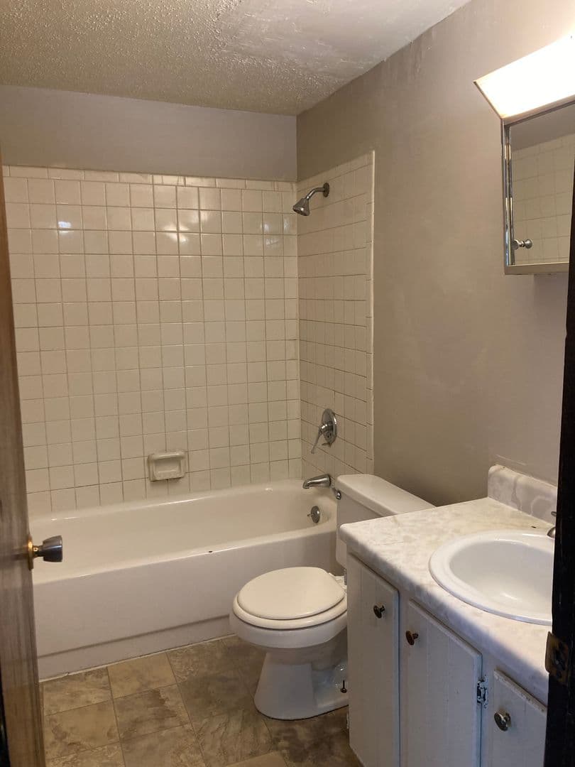 Davenport Apartment: 604 W 63rd Street