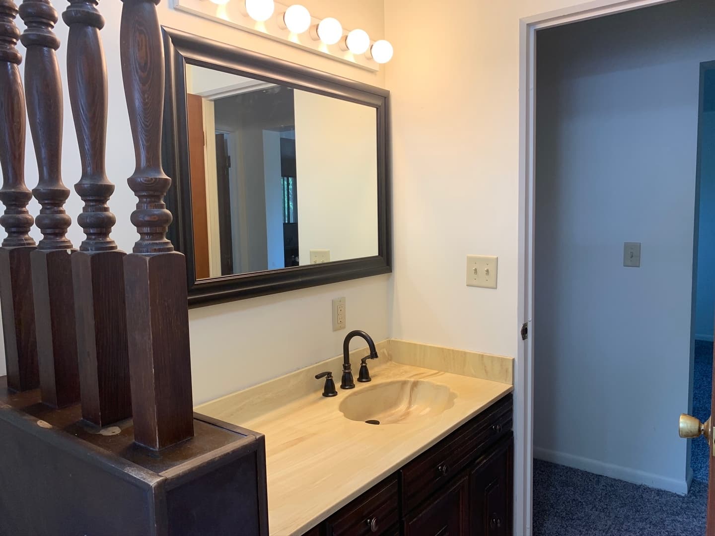 Moline Apartment: 1015 18th Street A