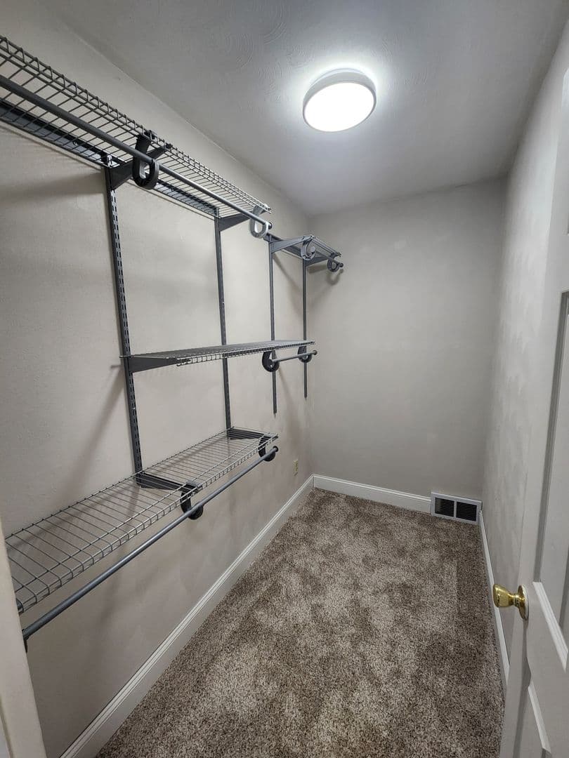 Davenport House: 108 E 37th St