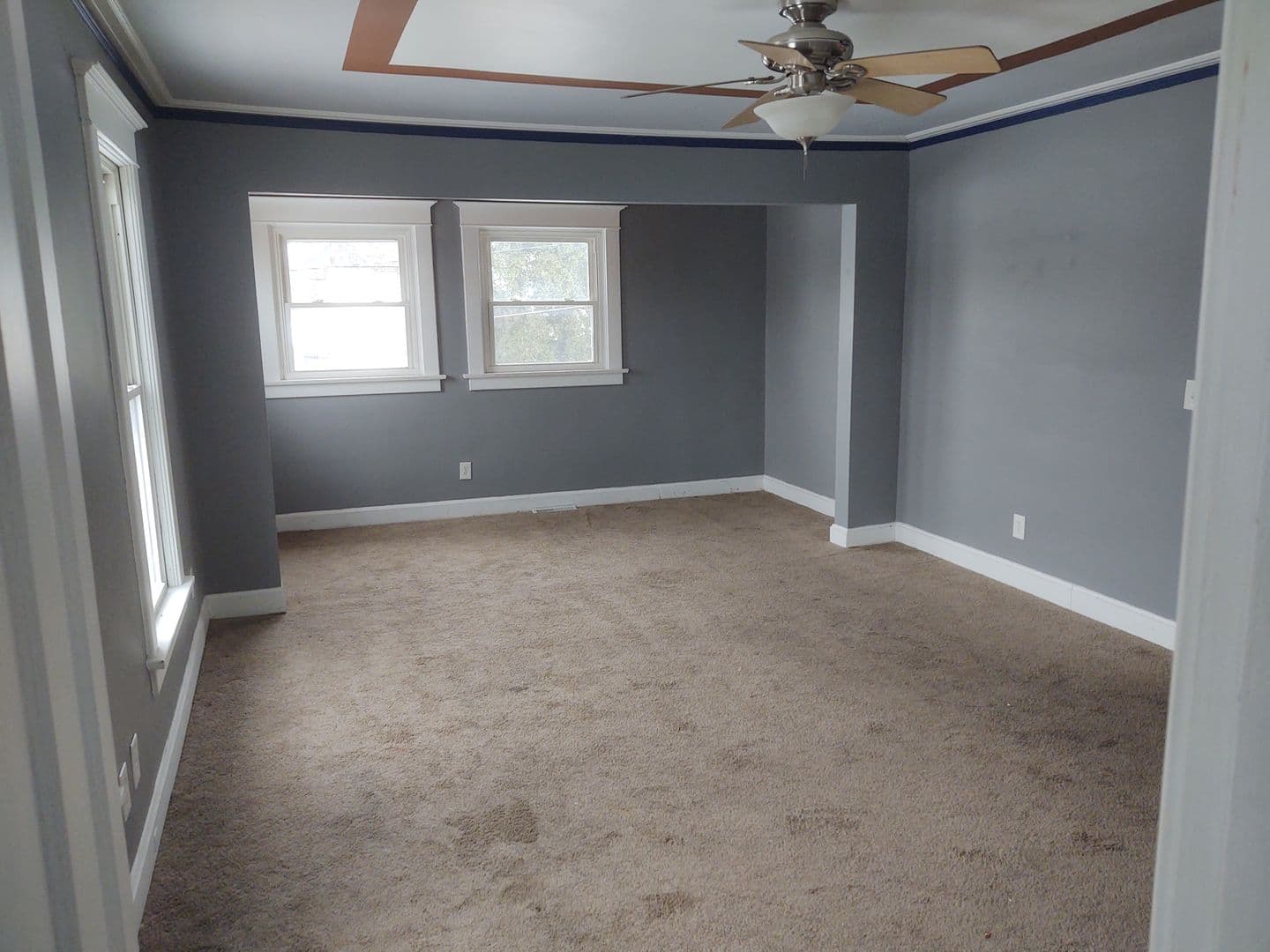 Moline Apartment: 1135 11th Ave