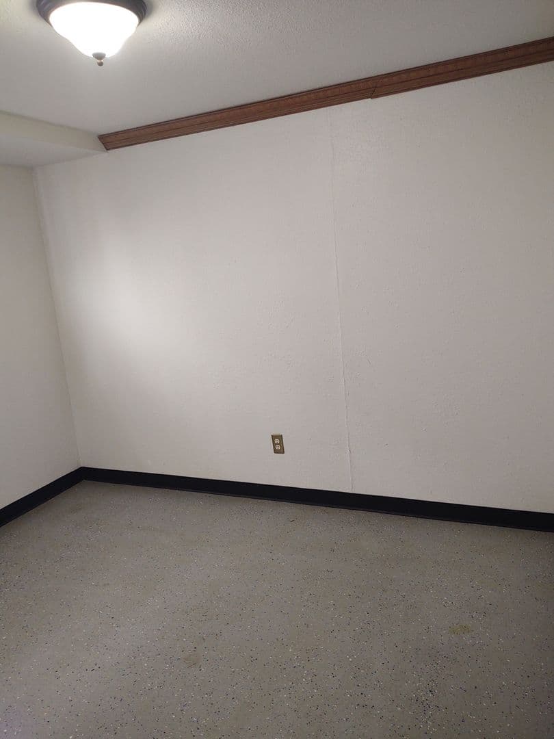 Milan Apartment: 2702 117th Ave W