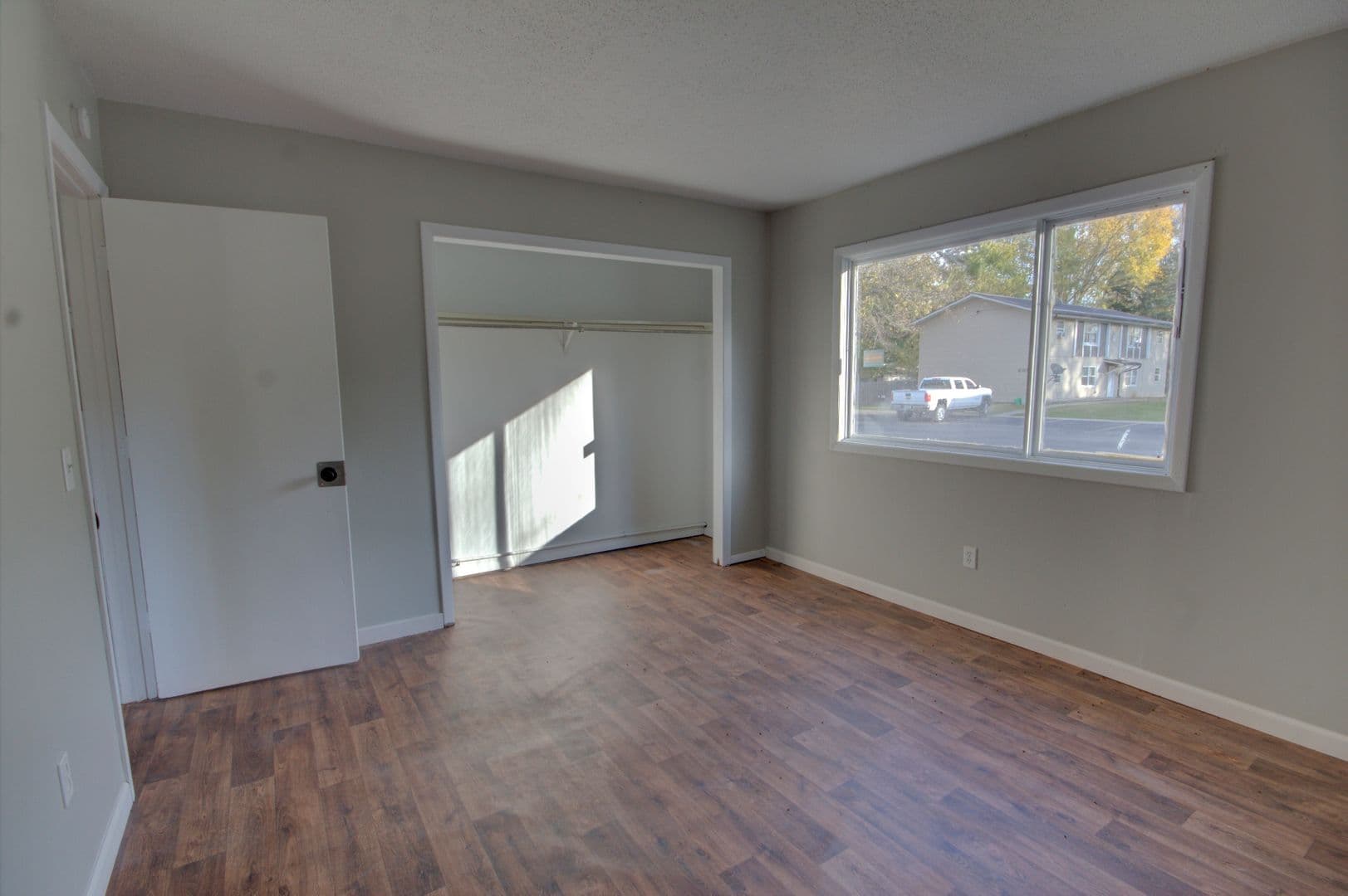 Hillsdale Apartment: 306 Larson Ct
