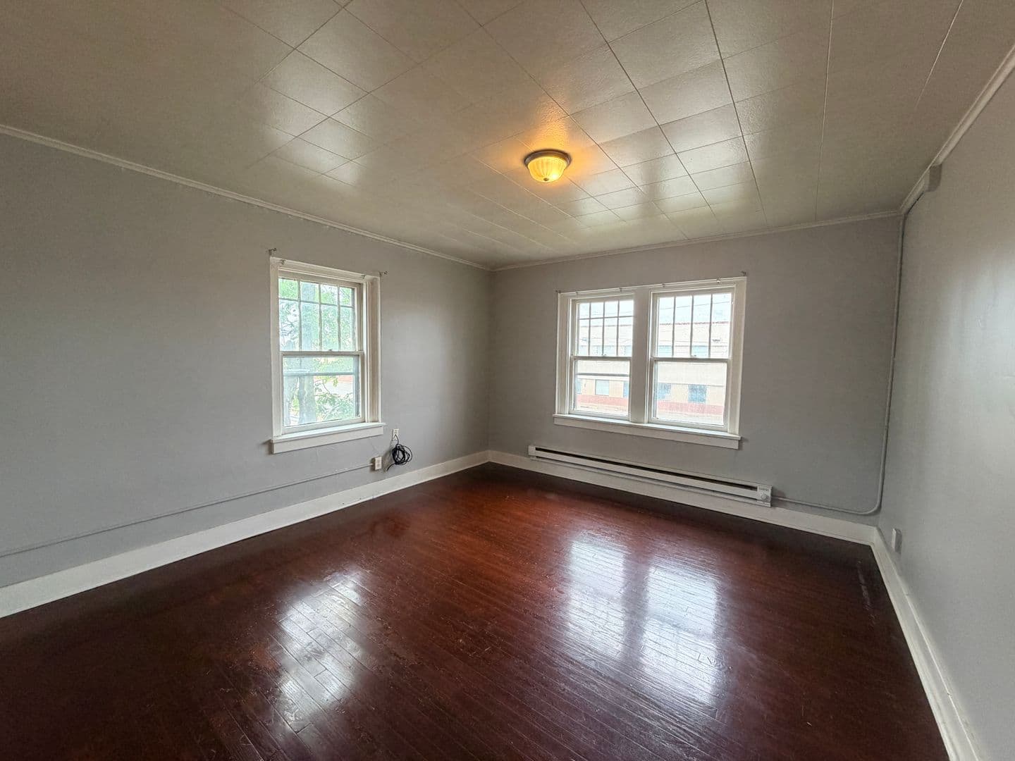 Rock Island Apartment: 2930 5th Ave