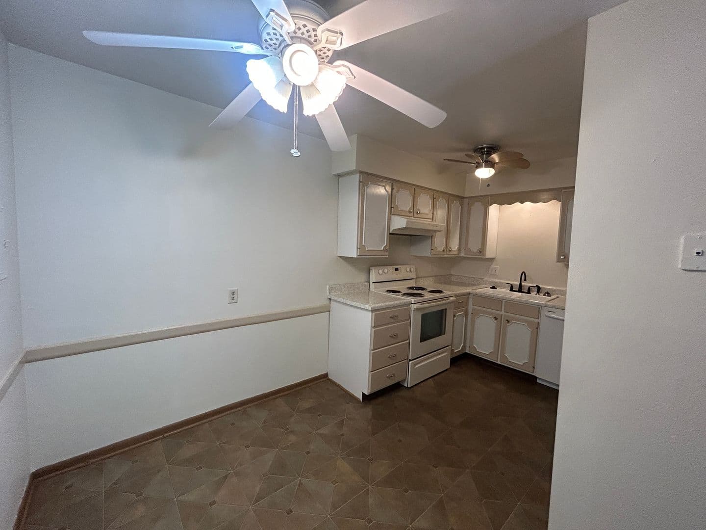 Moline Apartment: 3532 60th Street