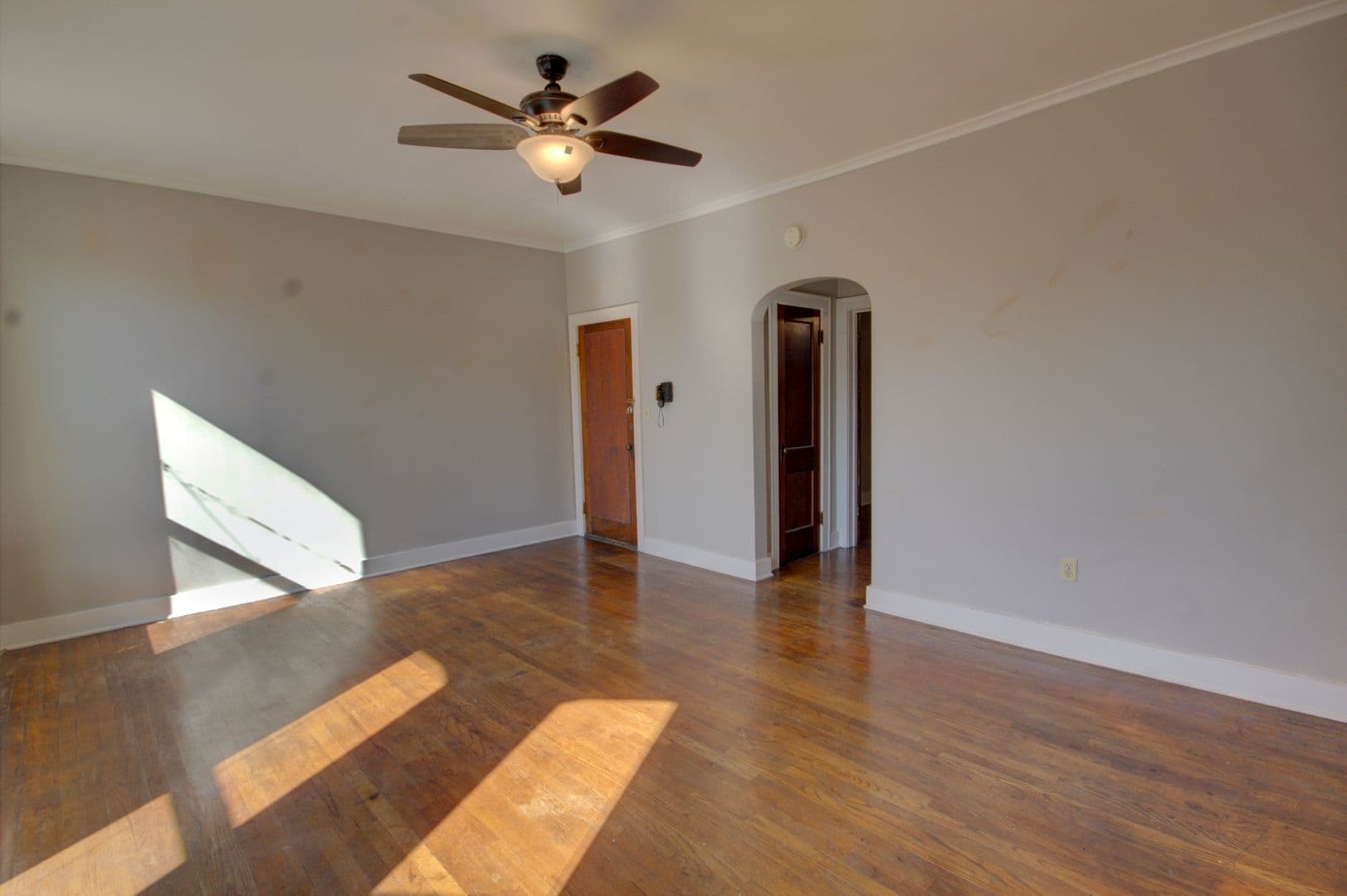 Rock Island Apartment: 1301-1305 2nd Ave
