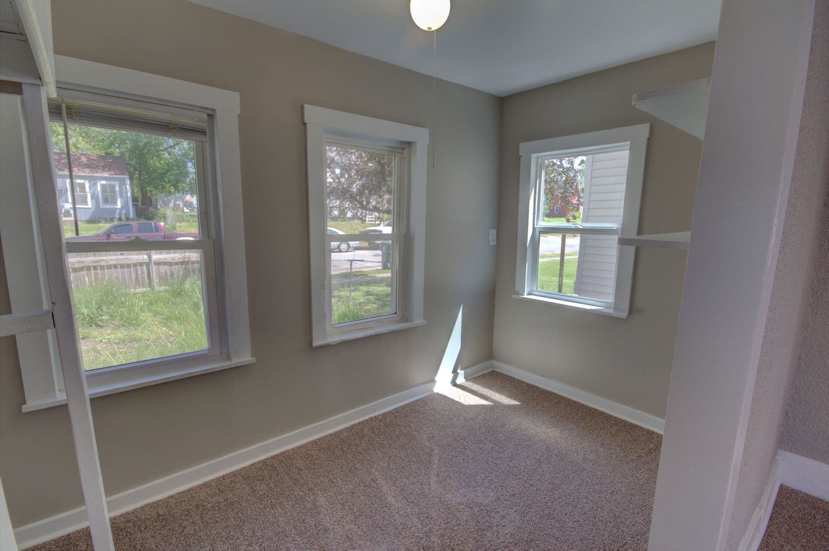Davenport House: 1607 W 2nd St