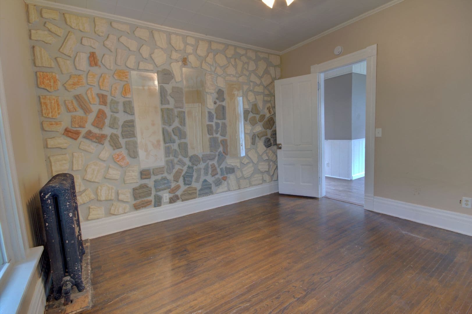 Davenport Apartment: 1724 Farnam St