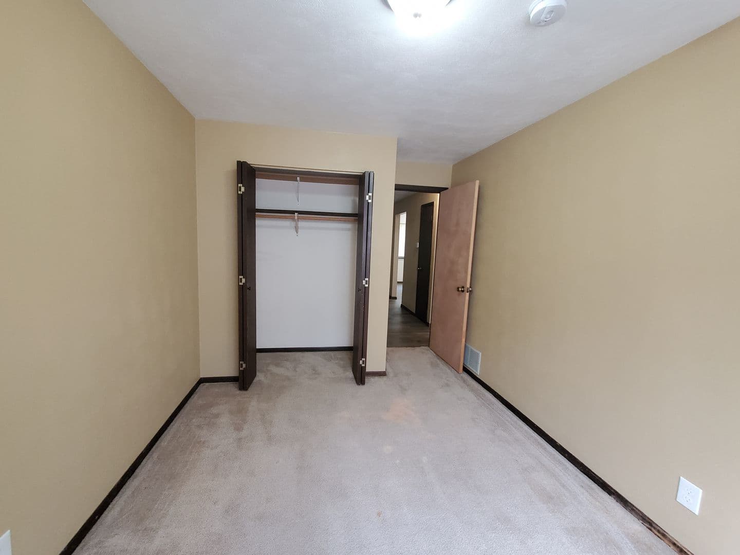 Rock Island Apartment: 8500 14th Street West