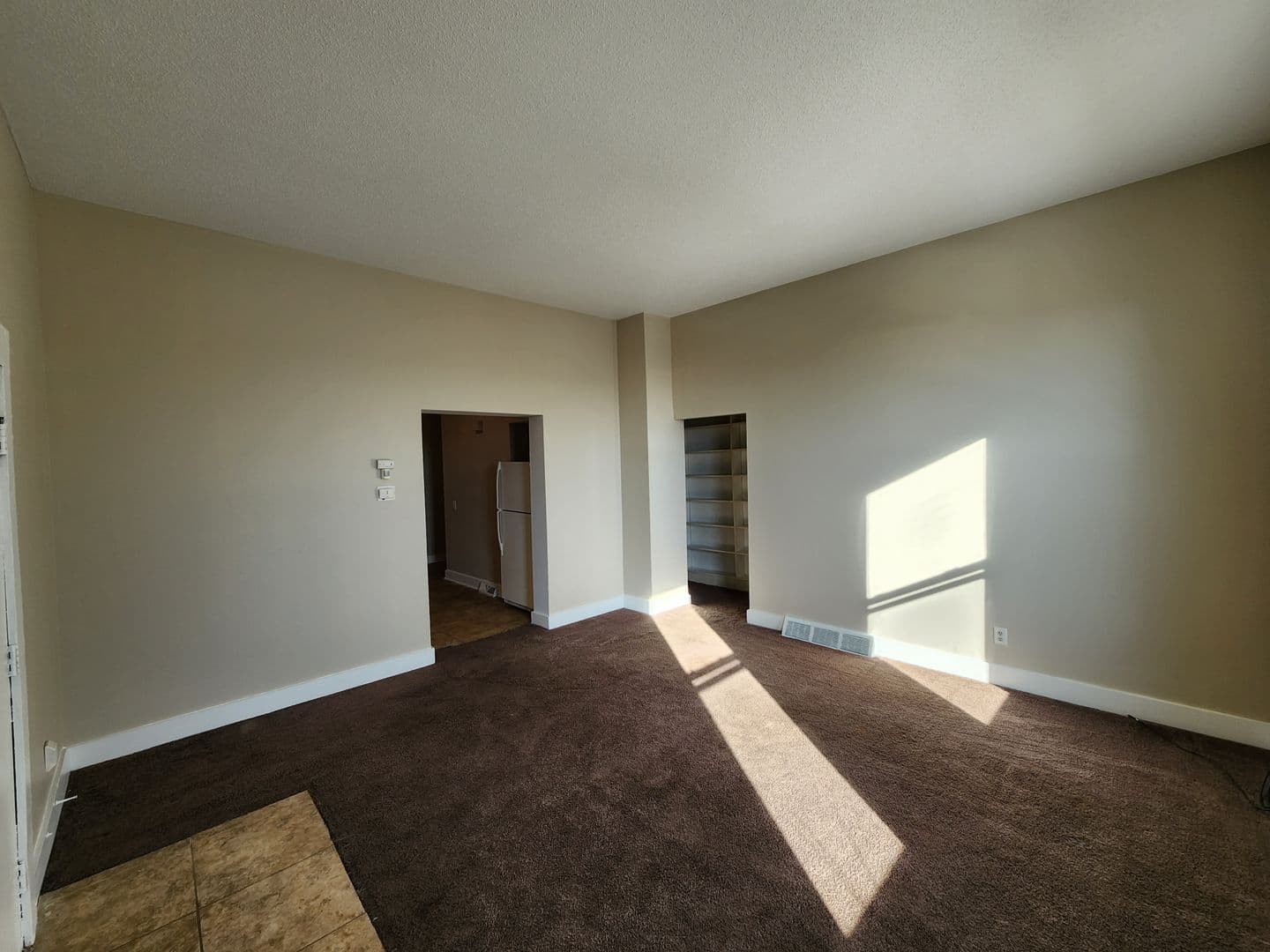 Davenport Apartment: 528 W 6th St