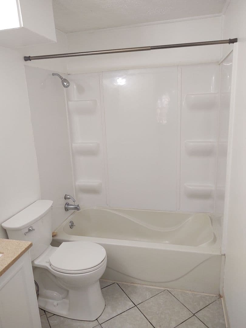 Milan Apartment: 2702 117th Ave W