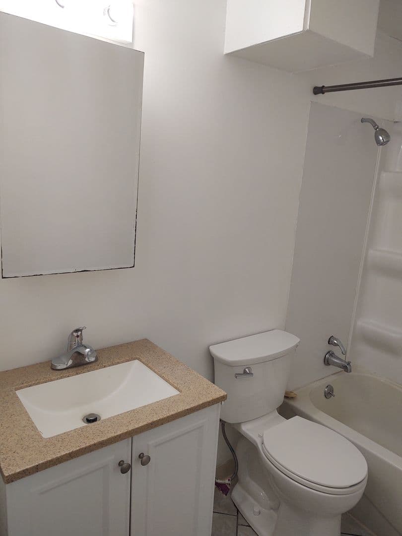 Milan Apartment: 2702 117th Ave W