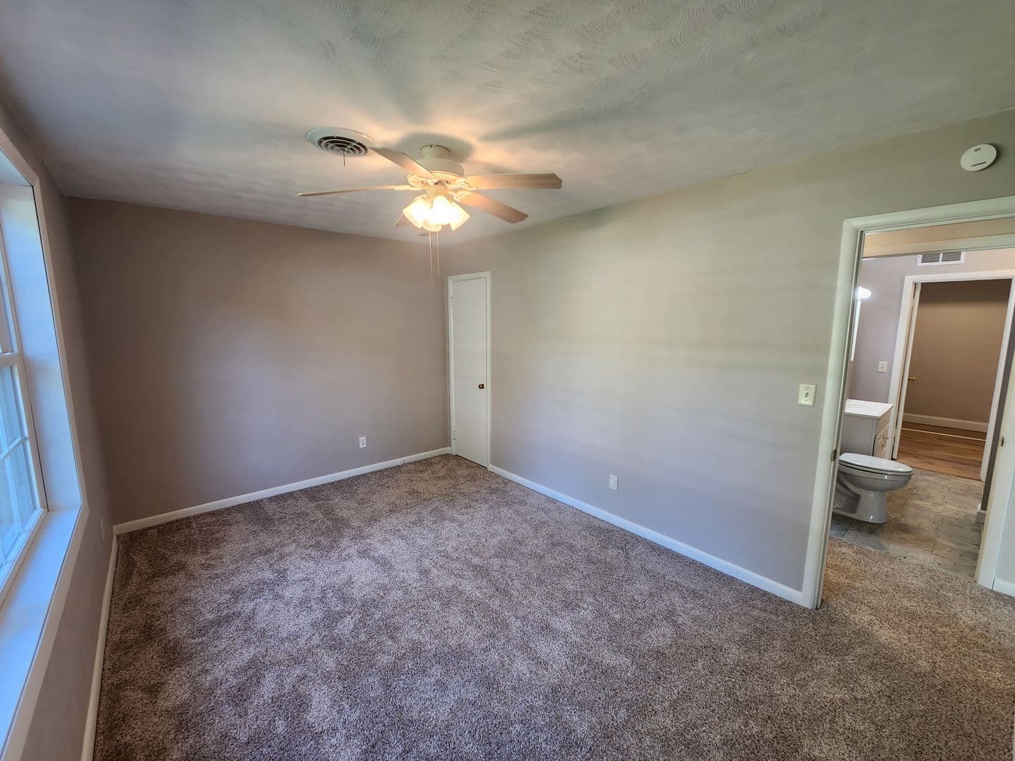 Davenport House: 108 E 37th St