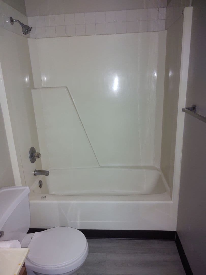 Moline Apartment: 2717 11th Ave B