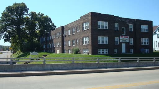 Moline Apartment: 1215 15th Street
