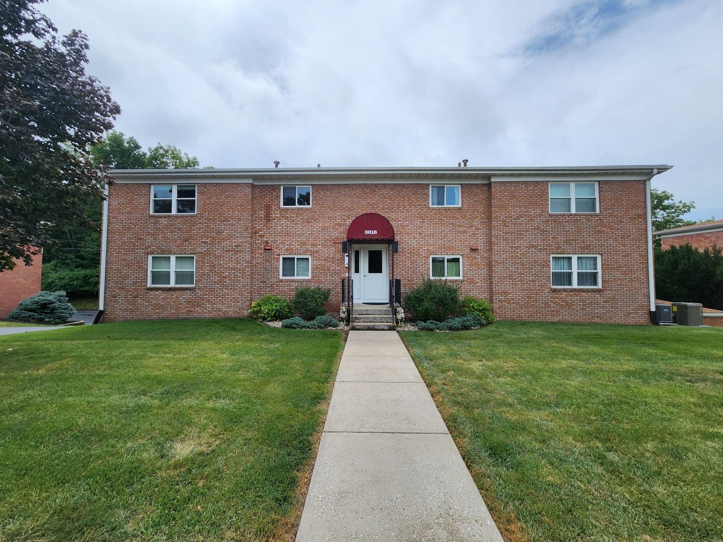 Moline Apartment: 3618 37th Ave