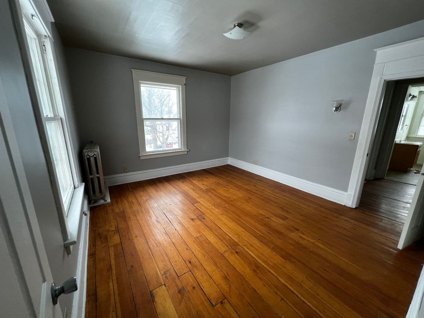 Rock Island Apartment: 914 23rd Street