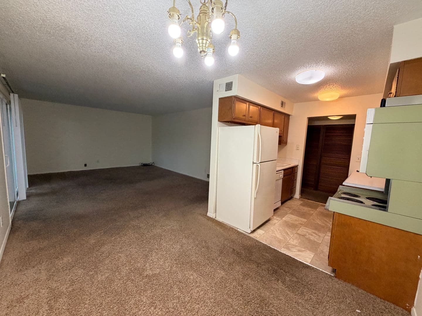Rock Island Apartment: 1804 16th St