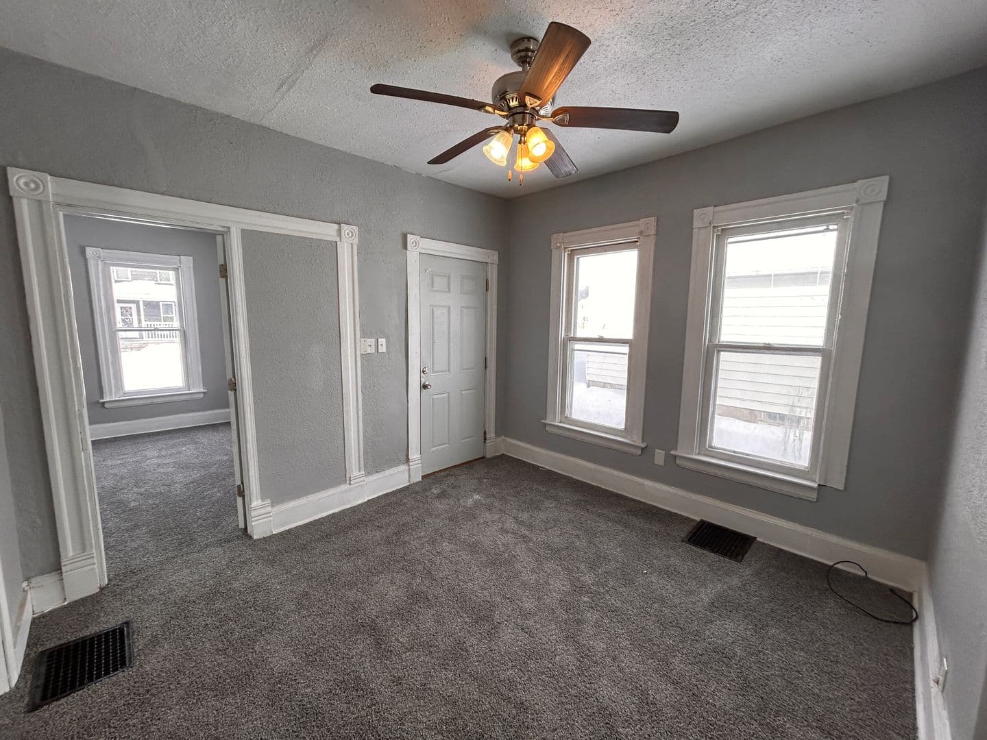 Davenport House: 1823 W 6th St