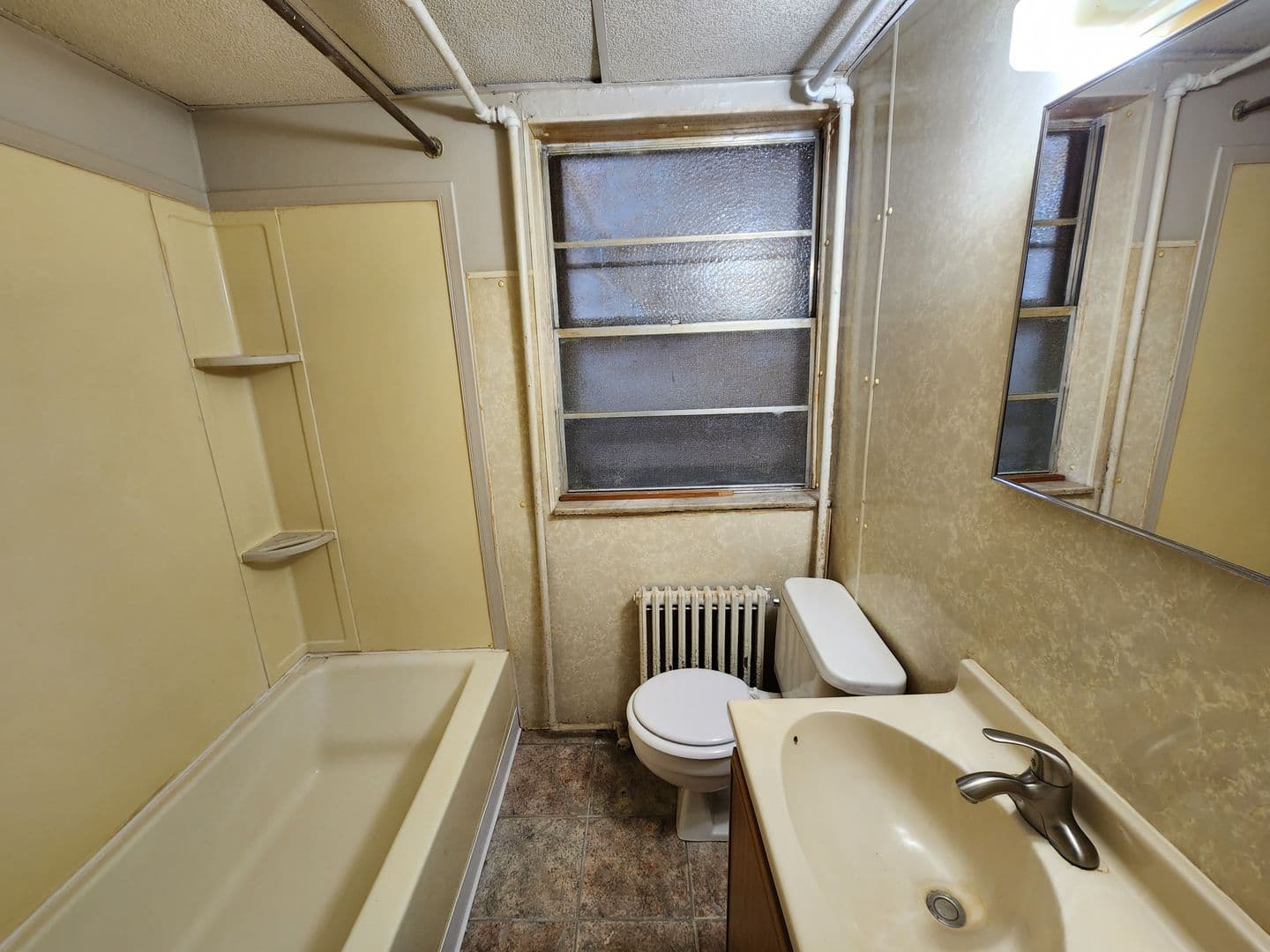 Rock Island Apartment: 1314 20th Street