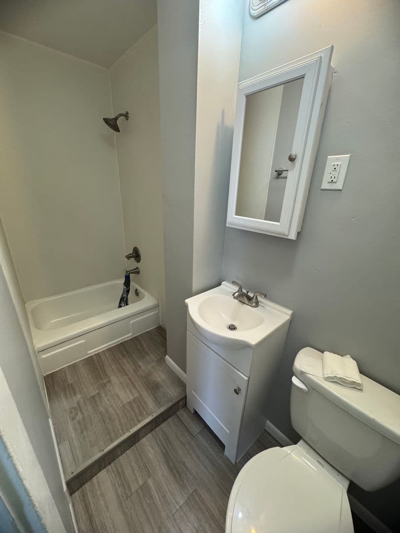 Davenport Apartment: 524 Lincoln Ct