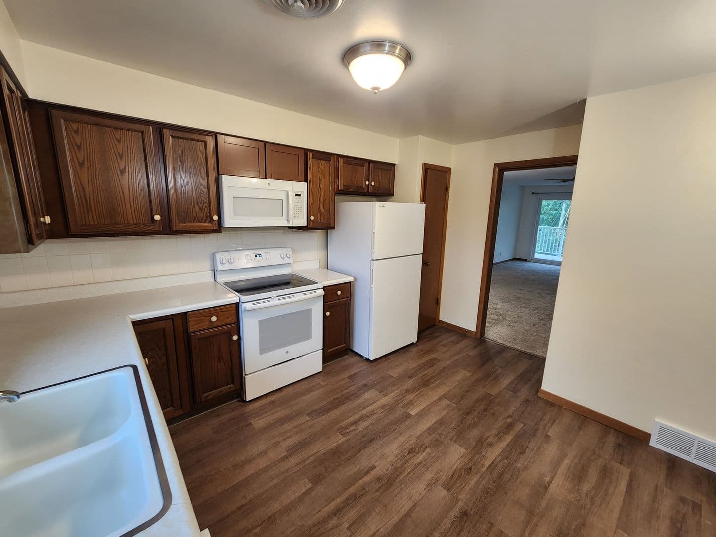 Moline Apartment: 3618 37th Ave