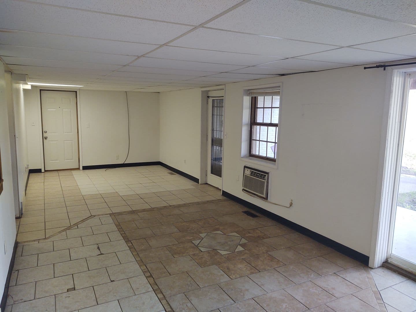 Milan Apartment: 2702 117th Ave W