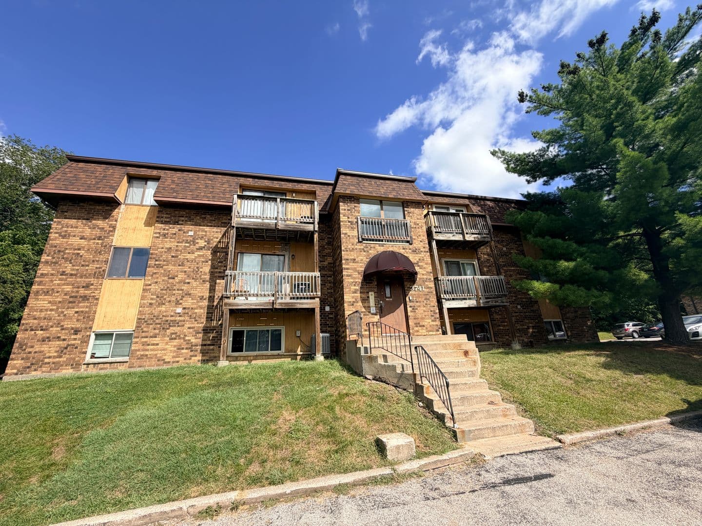 Moline Apartment: 3741 53rd Street