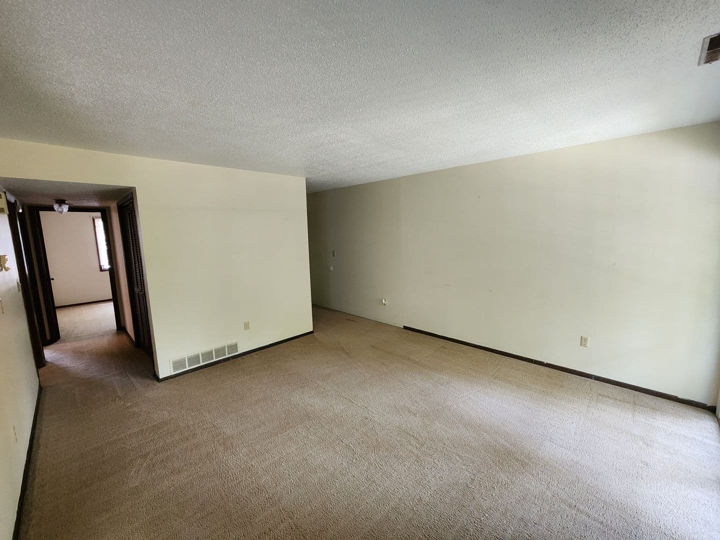 Rock Island Apartment: 9020 13th St W