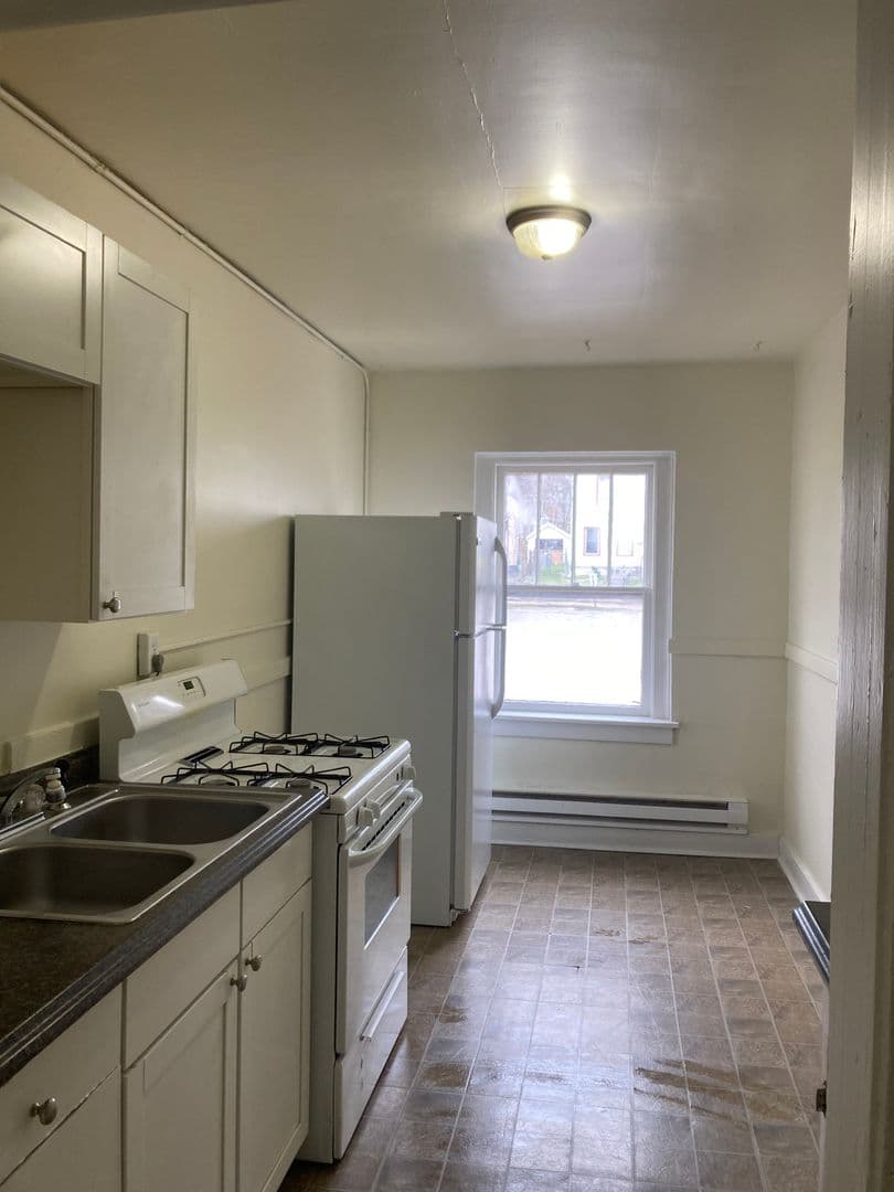 Rock Island Apartment: 2930 5th Ave