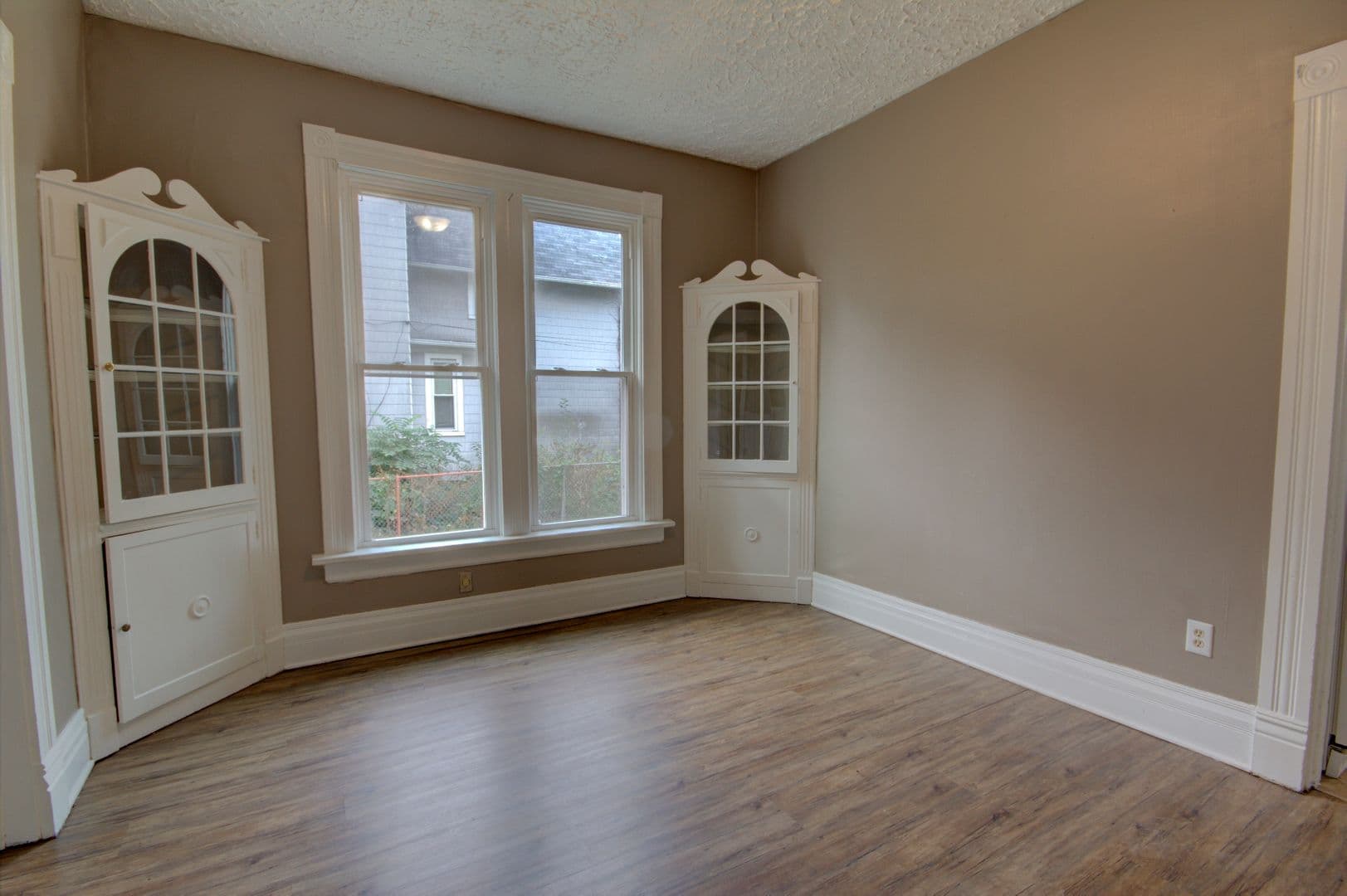 Davenport Apartment: 1724 Farnam St