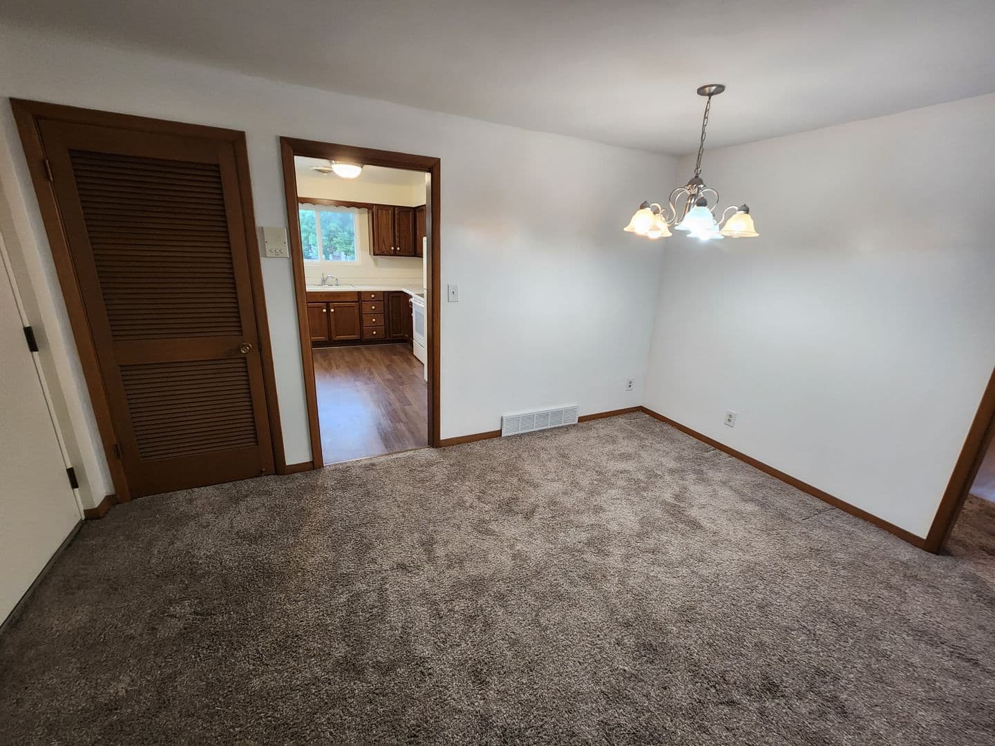 Moline Apartment: 3618 37th Ave