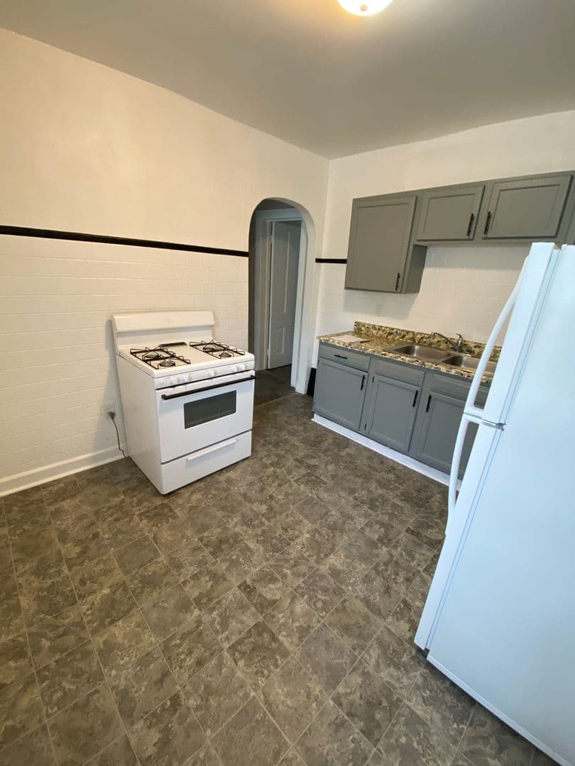 Moline Apartment: 822 5th Avenue