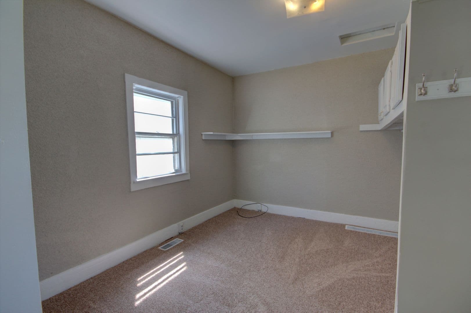 Davenport House: 1607 W 2nd St