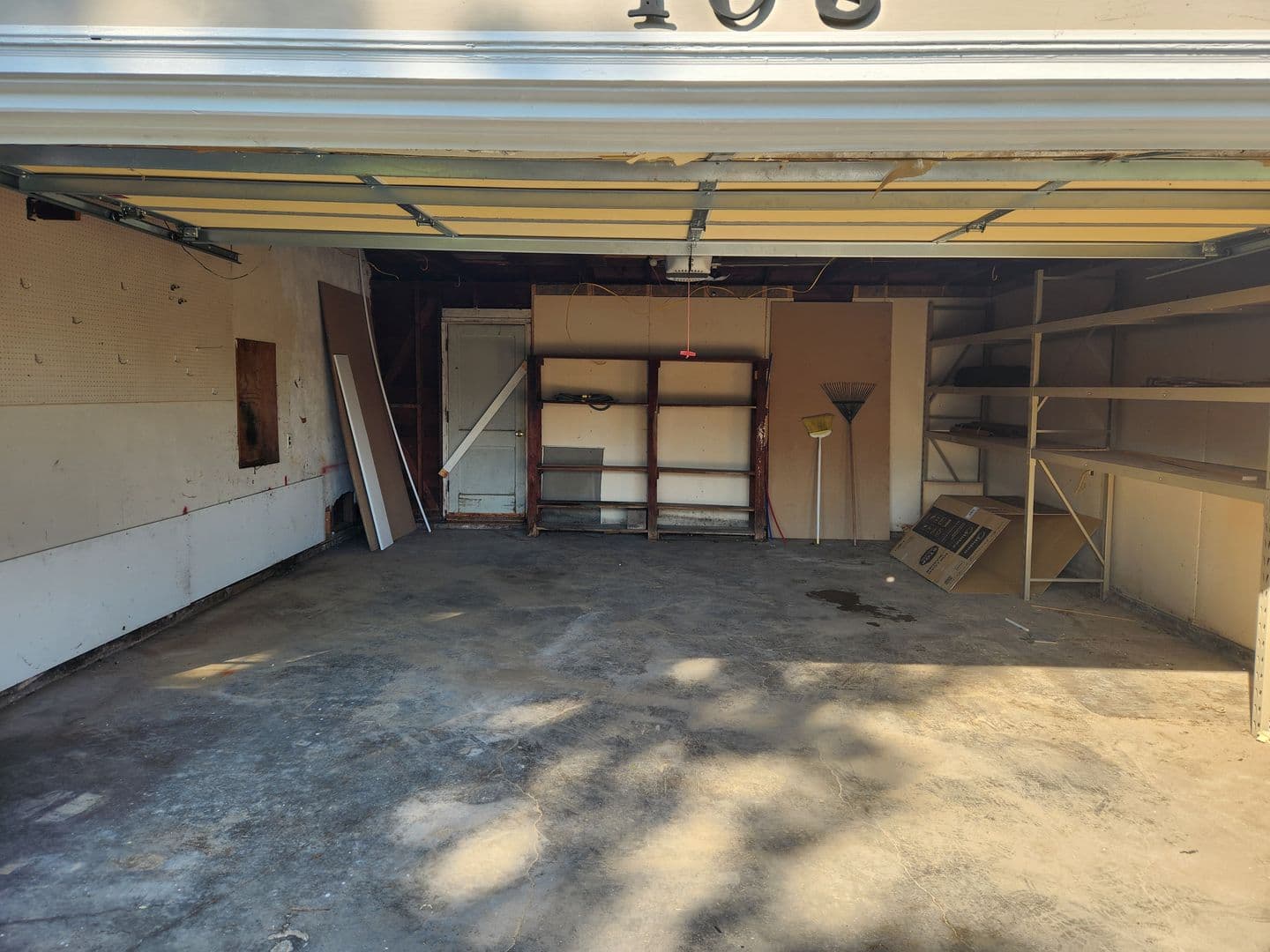 Davenport House: 108 E 37th St