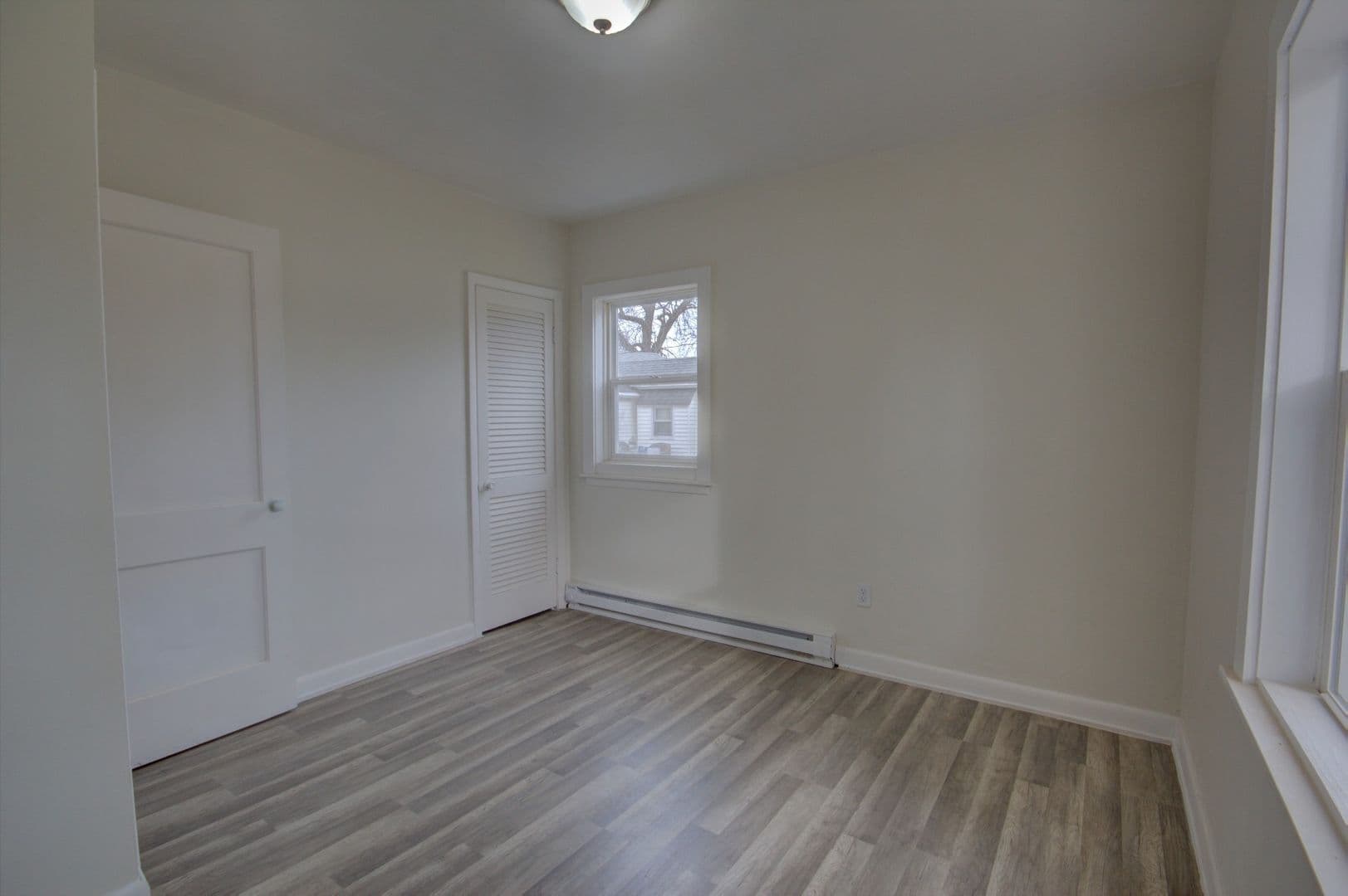 Davenport House: 3856 Johnson Ave