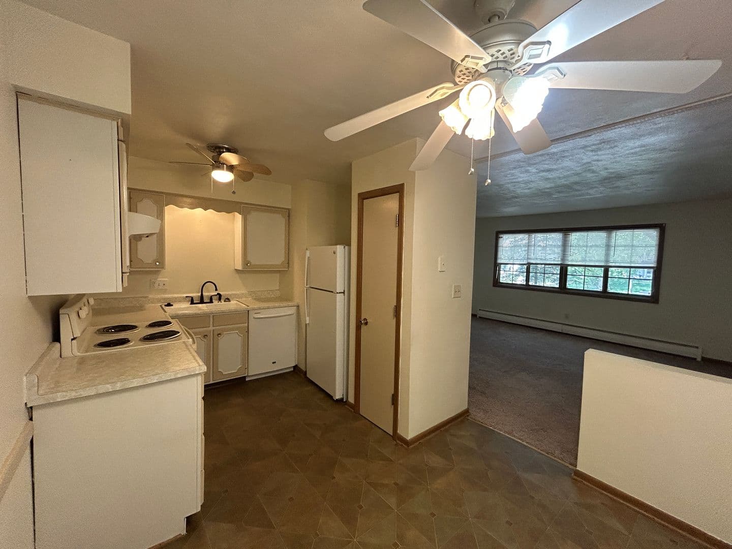 Moline Apartment: 3532 60th Street