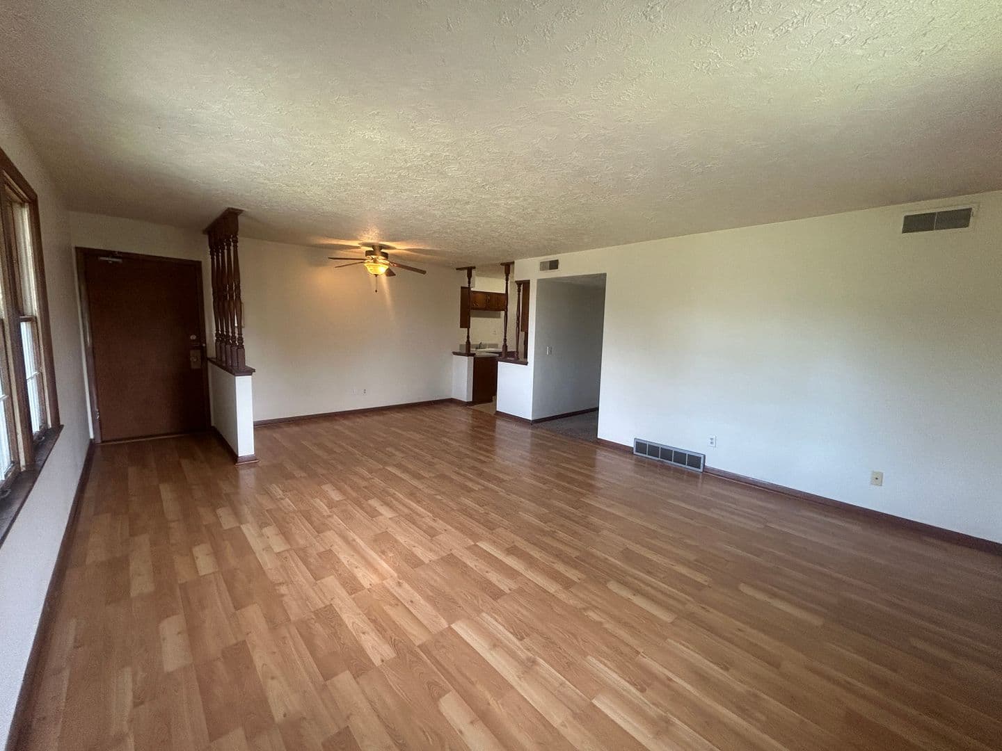 Rock Island Apartment: 1450 18th Ave