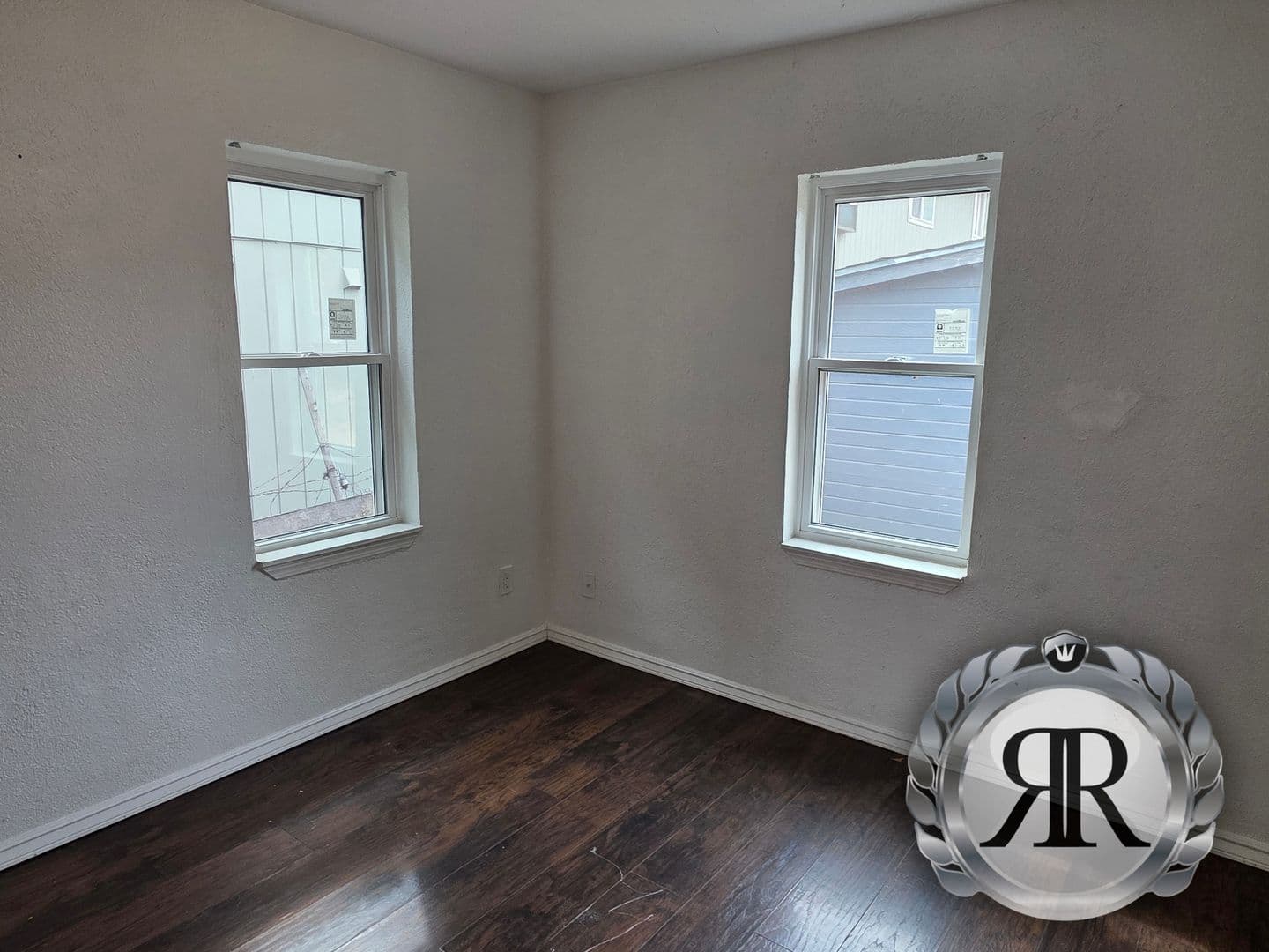 Yakima House: 202 Fair Ave